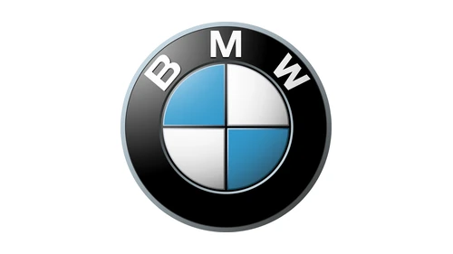 Логотип BMW на автомобилях с 1997 года: объёмный роундель с хромированным ободом