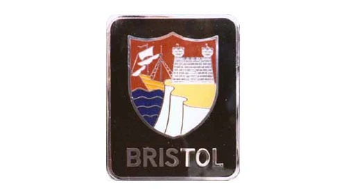 Логотип Bristol около 1945–1955 годов: прямоугольный значок с цветным щитом
