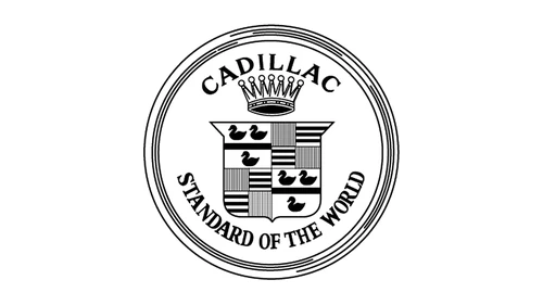 Логотип Cadillac 1908–1913 годов со слоганом Standard of the World в круглом значке с двойным кольцом