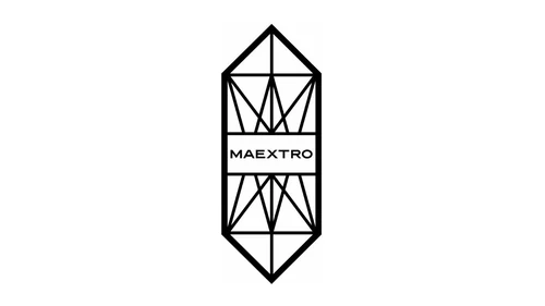 Логотип Maextro, около 2024 года — н. в.: чёрный шестиугольник с решёткой