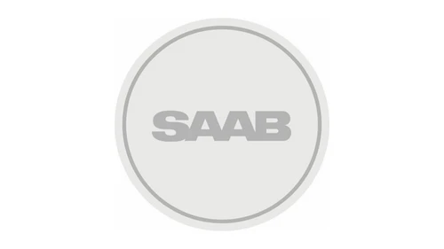 Серая круглая эмблема SAAB без грифона, которой NEVS пользовалась примерно в 2012–2014 годах