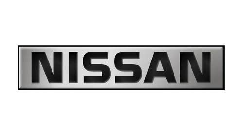 Значок Nissan: жирные чёрные заглавные NISSAN без засечек на серебристой пластине