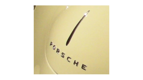 Старый логотип Porsche — надпись на капоте раннего 356, 1948–1952 годы