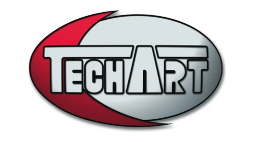 Логотип Techart, примерно с 2000-х годов по настоящее время: красно-серебристая овальная эмблема
