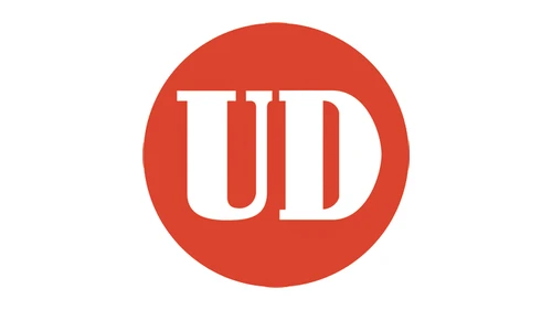 Логотип UD Trucks 1955–1999 годов: красный диск с белыми буквами UD